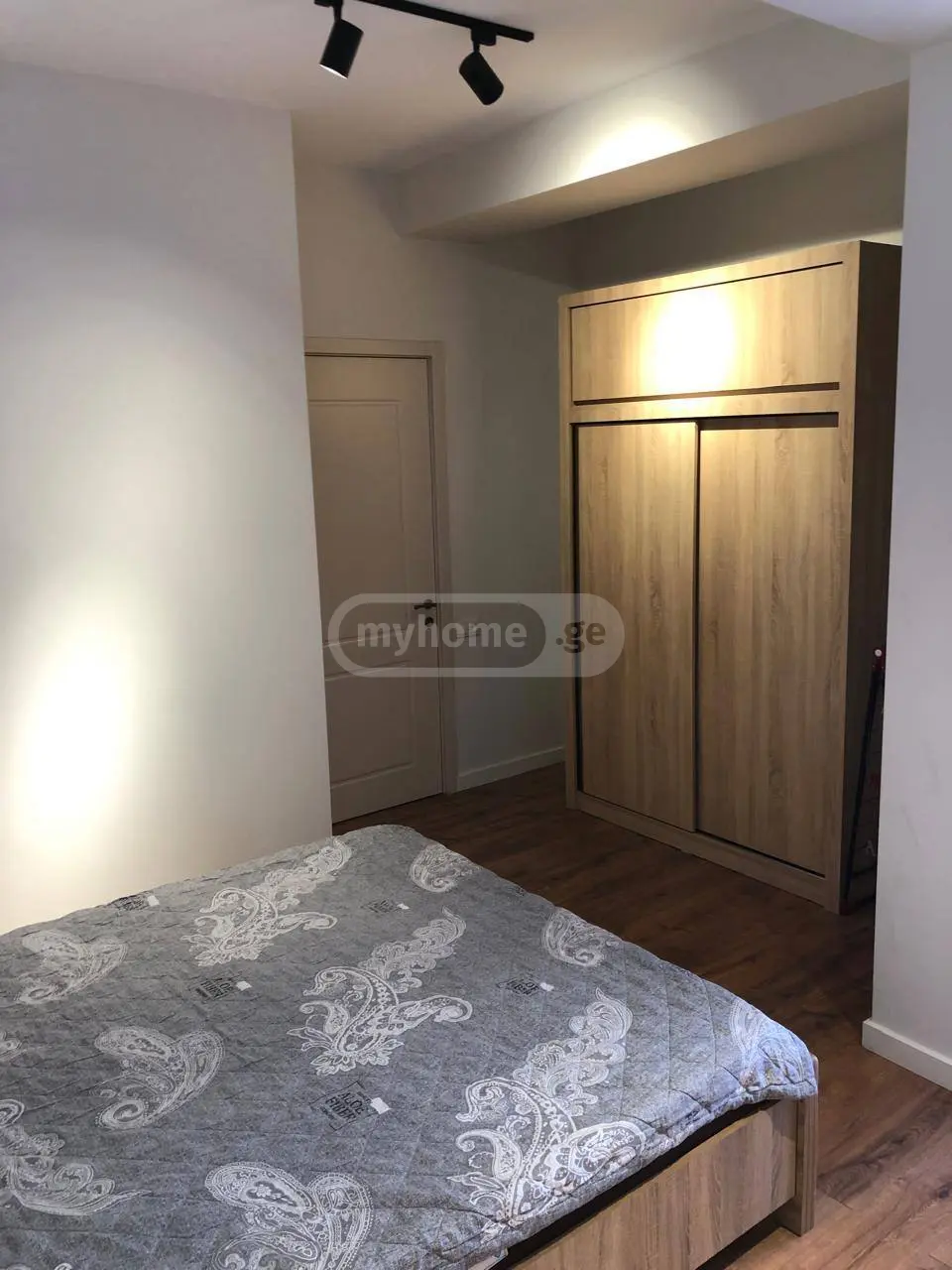 3 Room Apartment For Rent In Didube view 8