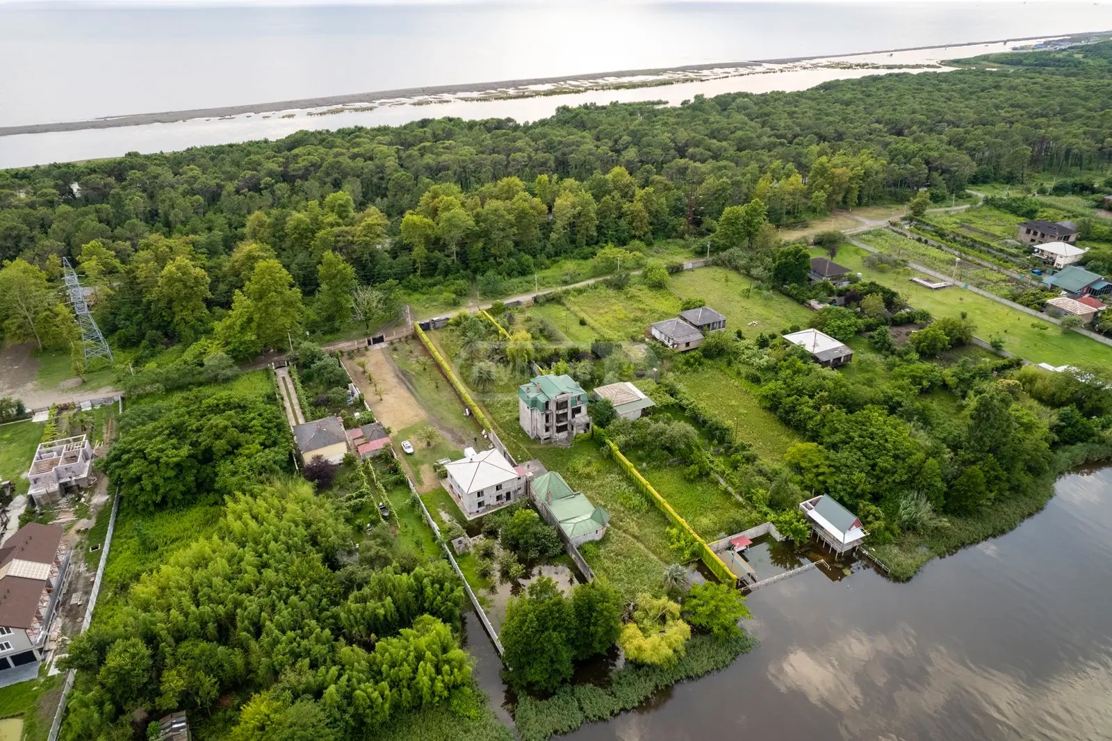 8 Room Private House For Sale view 4