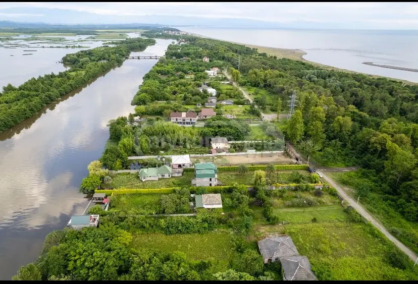 8 Room Private House For Sale view 6