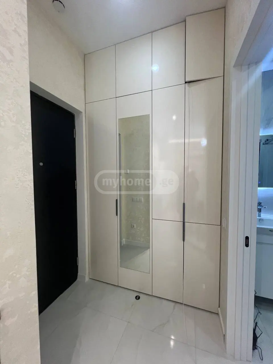 3 Room Apartment For Rent In Didube view 9