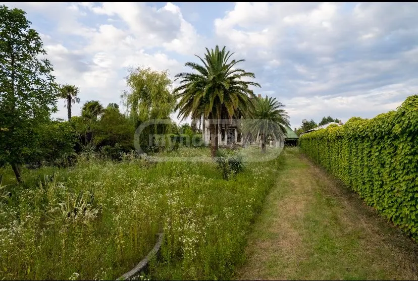 8 Room Private House For Sale view 10