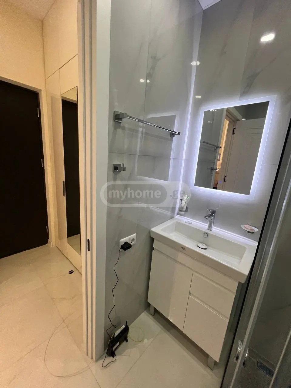 3 Room Apartment For Rent In Didube view 10