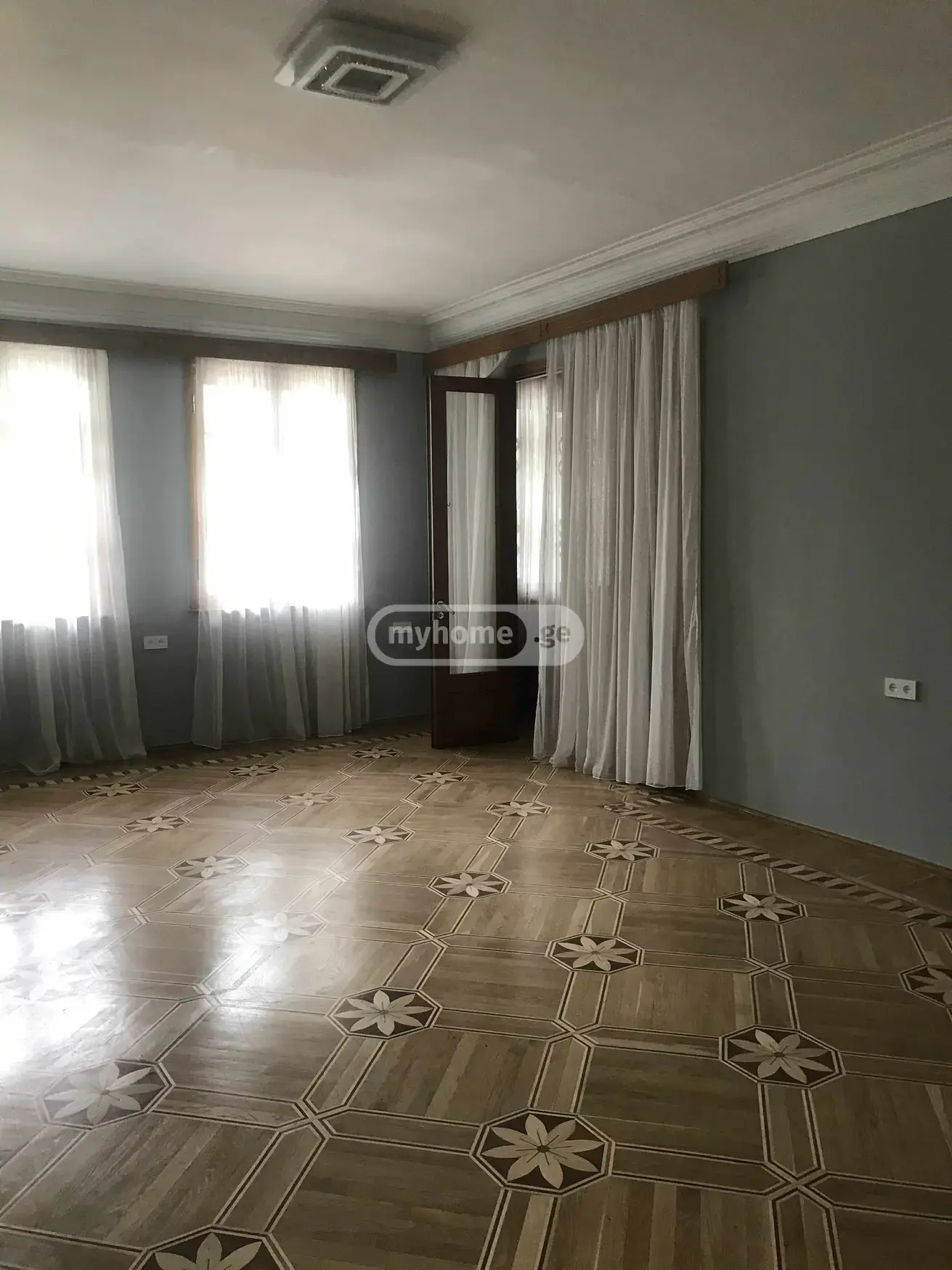 7 Room Private House For Rent In Isani view 2