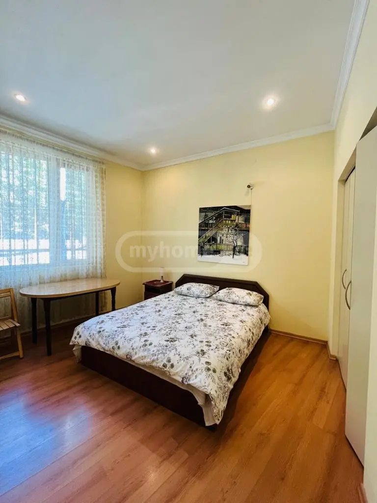 7 Room Private House For Sale view 9