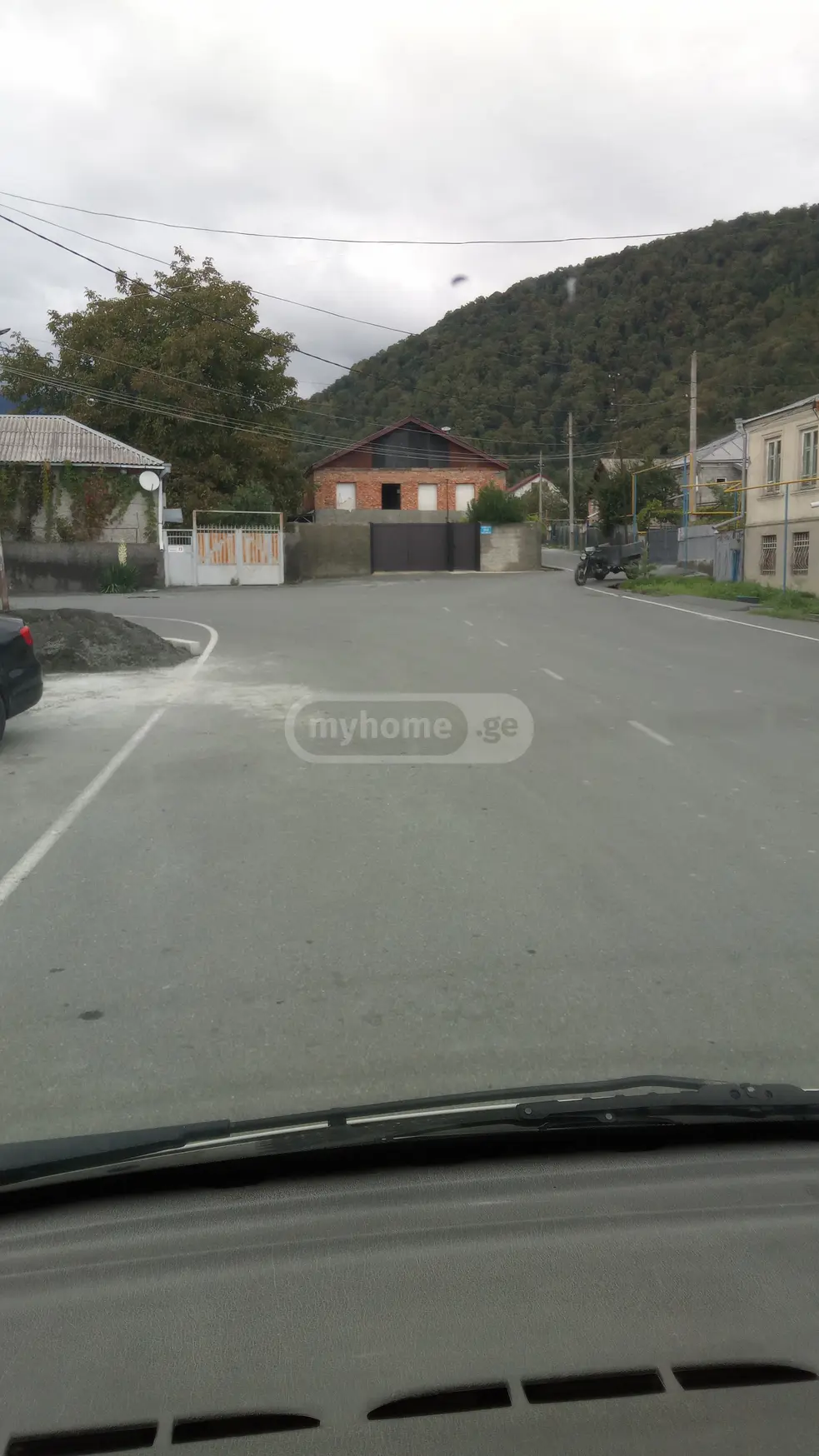 8 Room Private House For Sale view 4