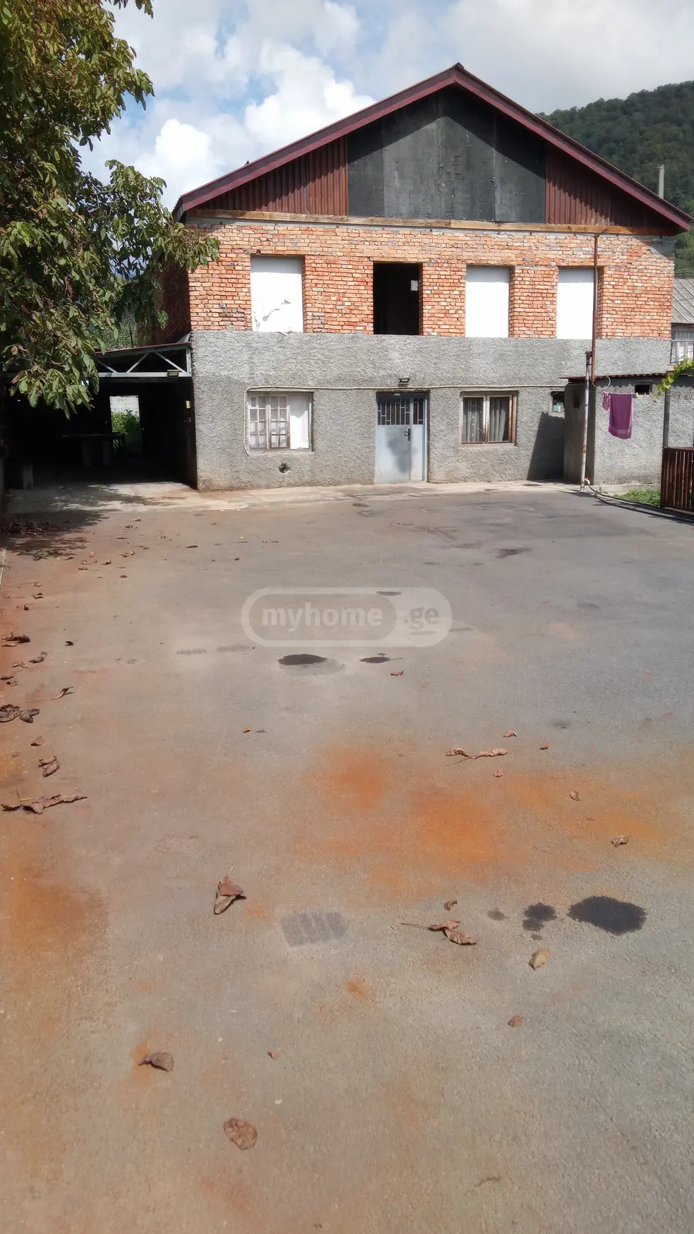 8 Room Private House For Sale view 12