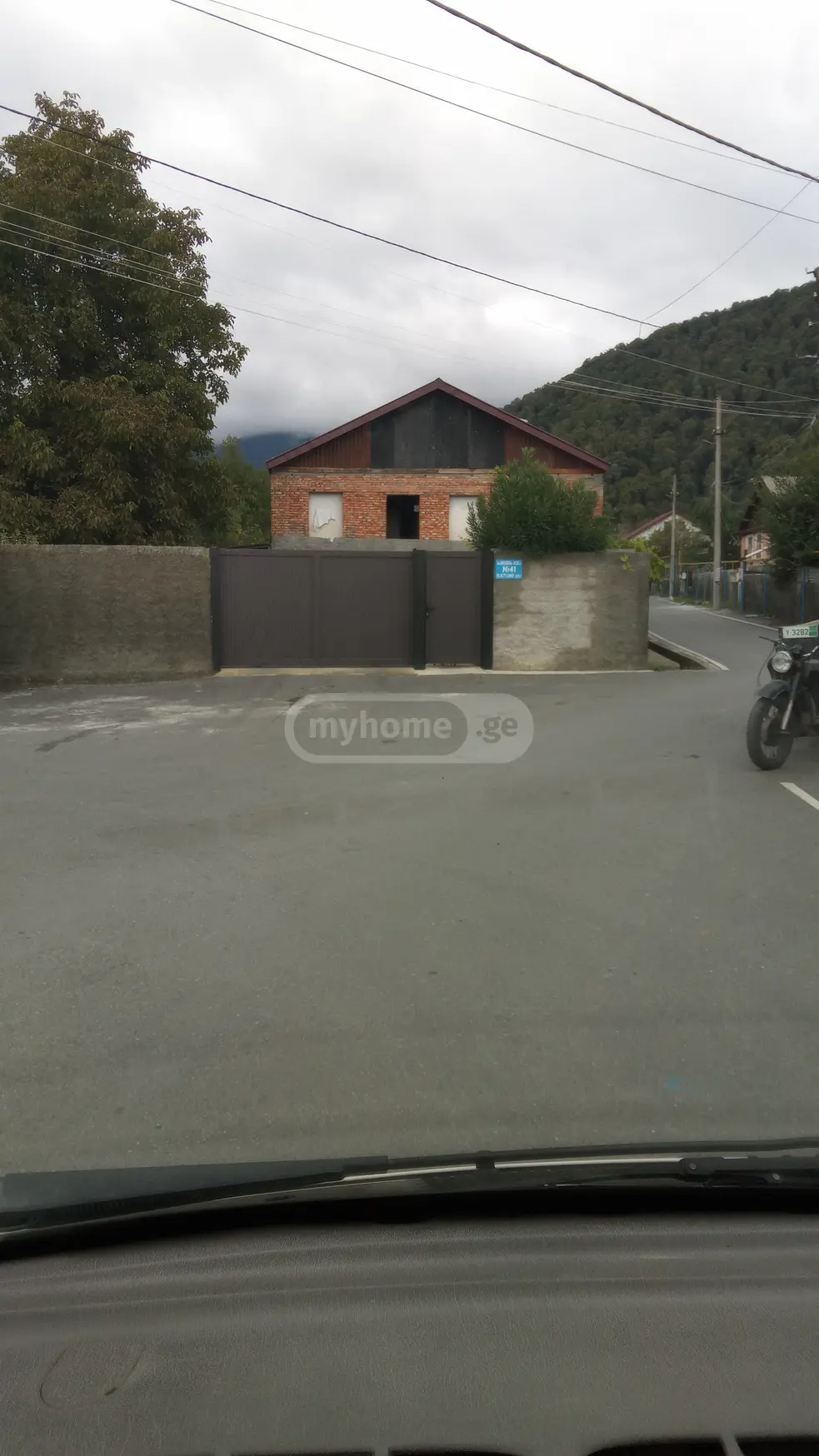 8 Room Private House For Sale view 2