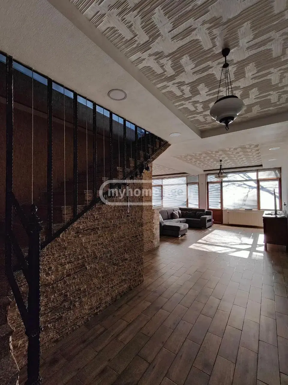8 Room Private House For Rent In Sanzona view 3