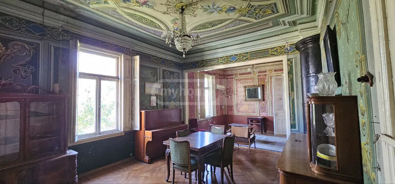 6 Room Private House For Sale view 1