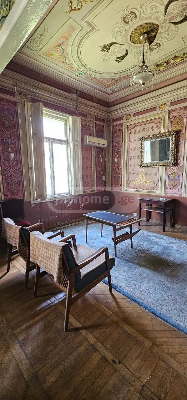 6 Room Private House For Sale view 2