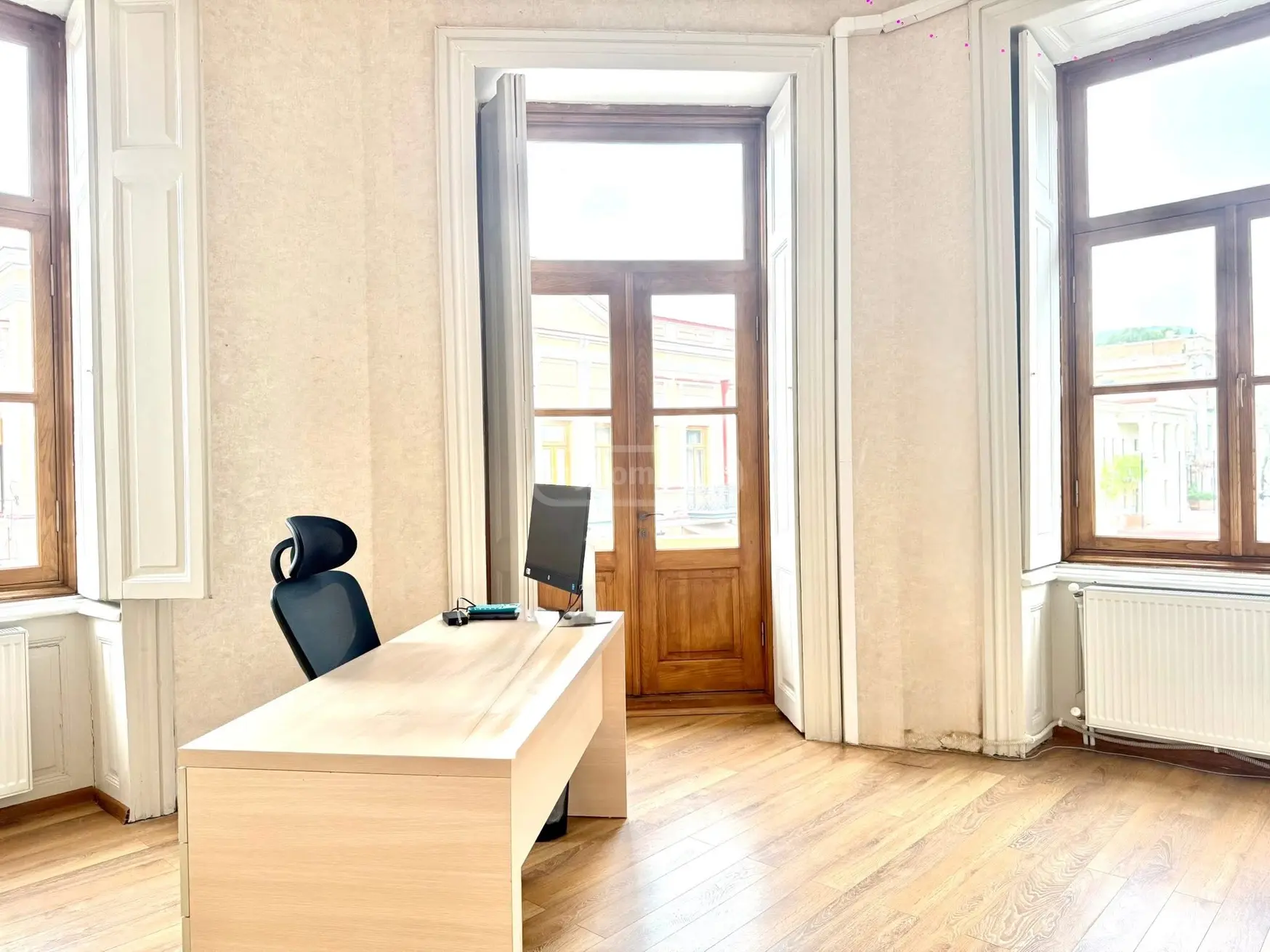 Office Commercial Area For Rent In Sololaki view 5