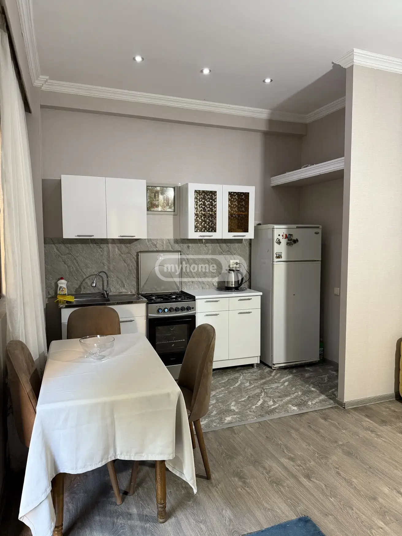 3 Room Apartment Daily Rent In Mtatsminda view 4