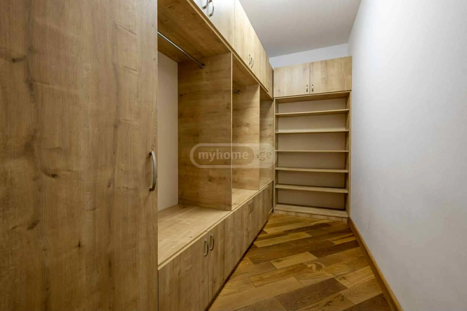 6 Room Apartment Daily Rent In Mtatsminda view 8