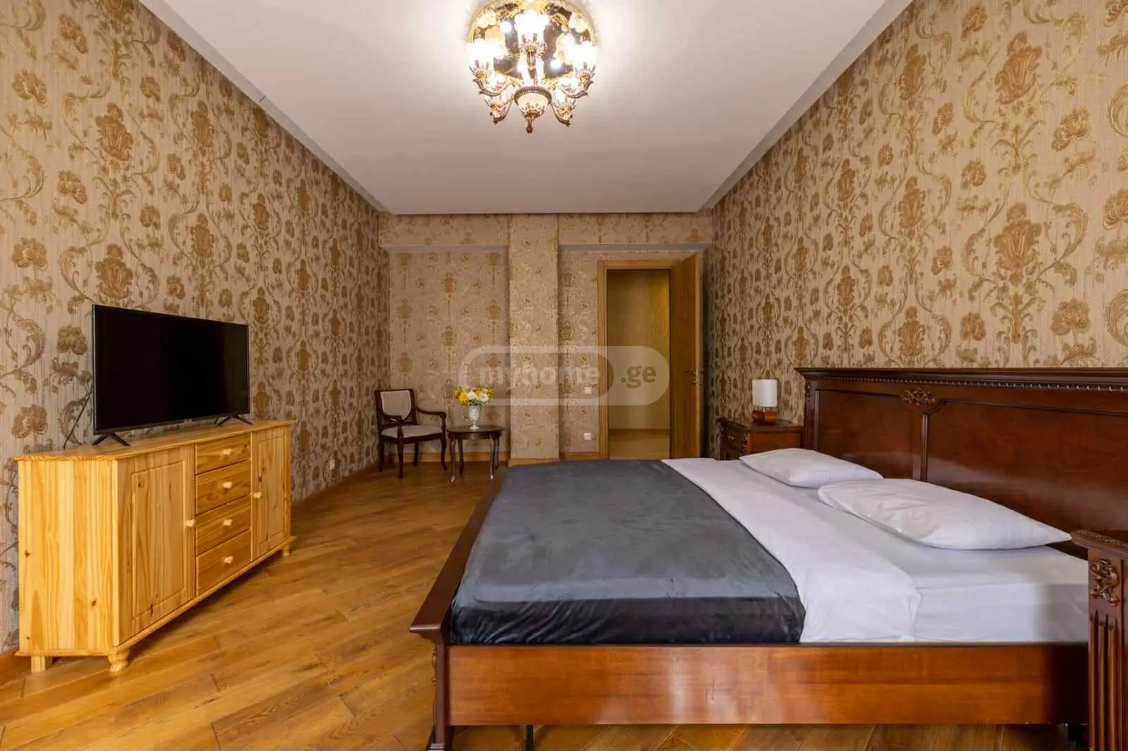 6 Room Apartment Daily Rent In Mtatsminda view 7