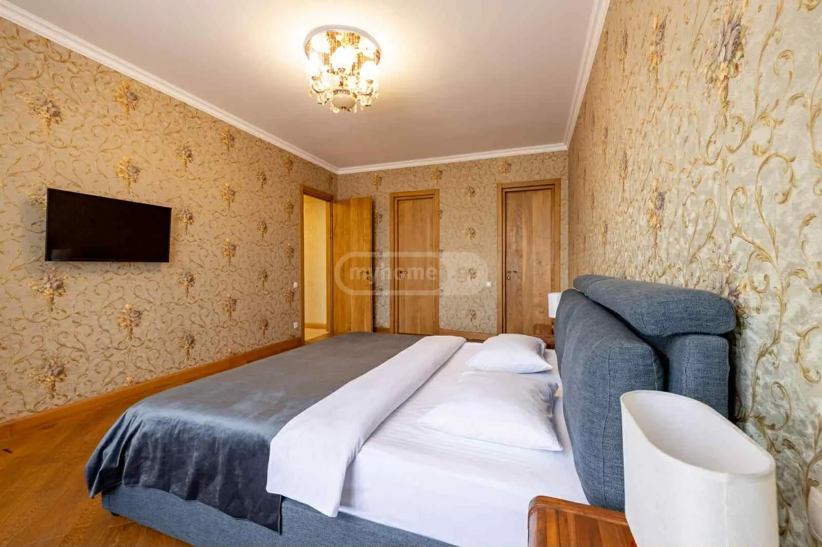 6 Room Apartment Daily Rent In Mtatsminda view 4