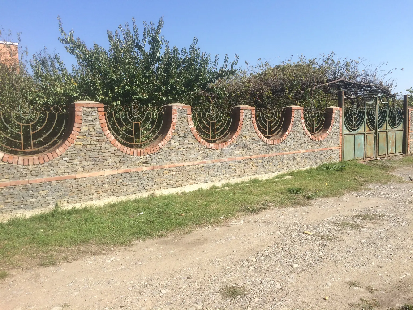 7 Room Private House For Sale view 2