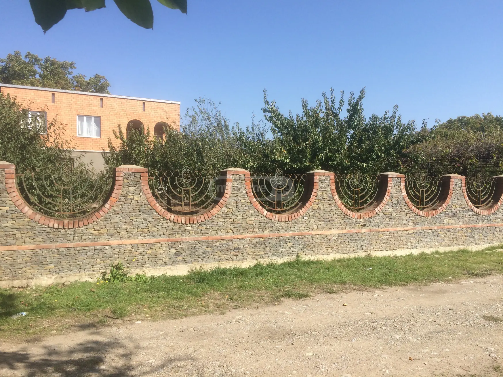 7 Room Private House For Sale view 1