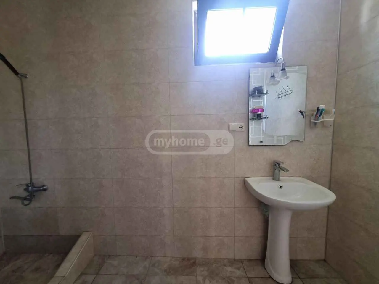 7 Room Private House For Sale view 10