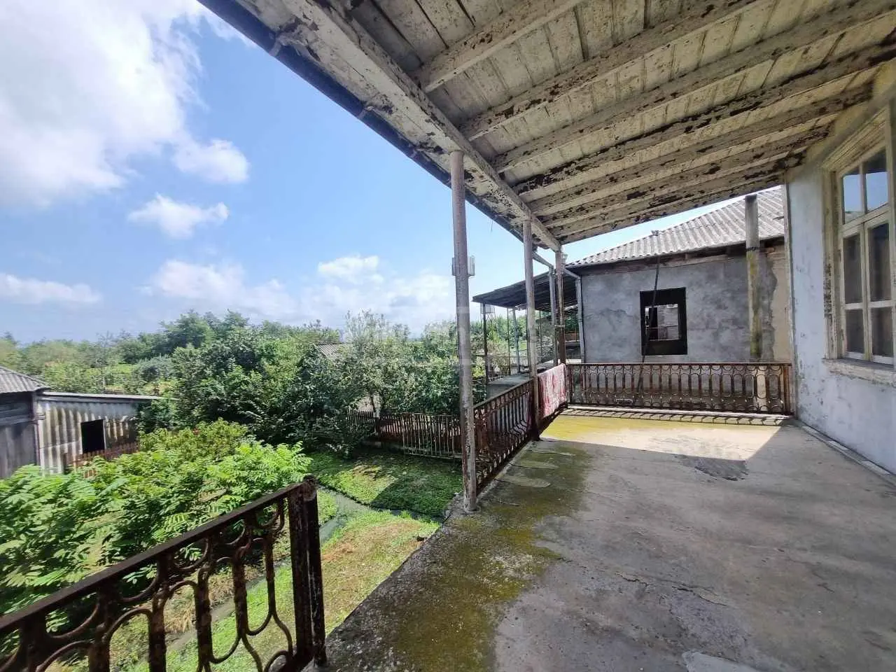 7 Room Private House For Sale view 12
