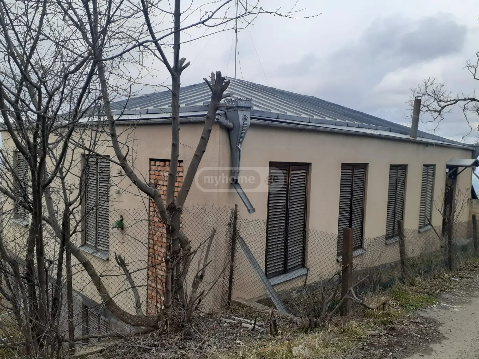 5 Room Private House For Sale view 2