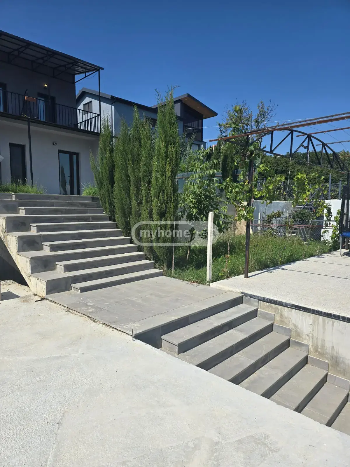 6 Room Country House For Rent In Vake view 2