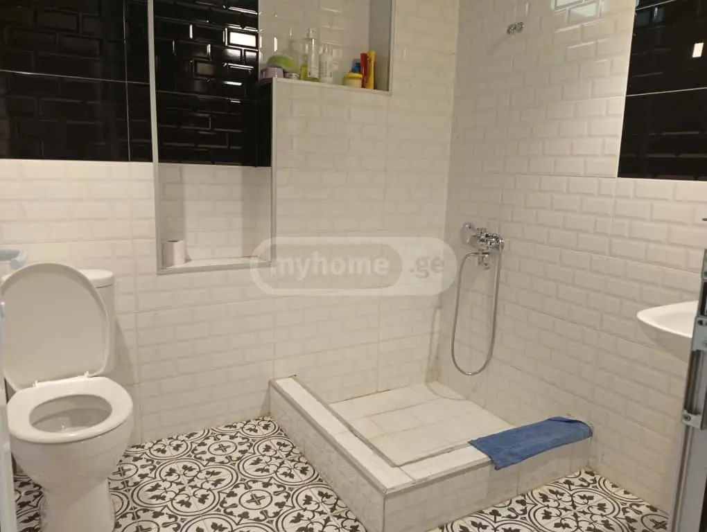 7 Room Private House For Sale view 5