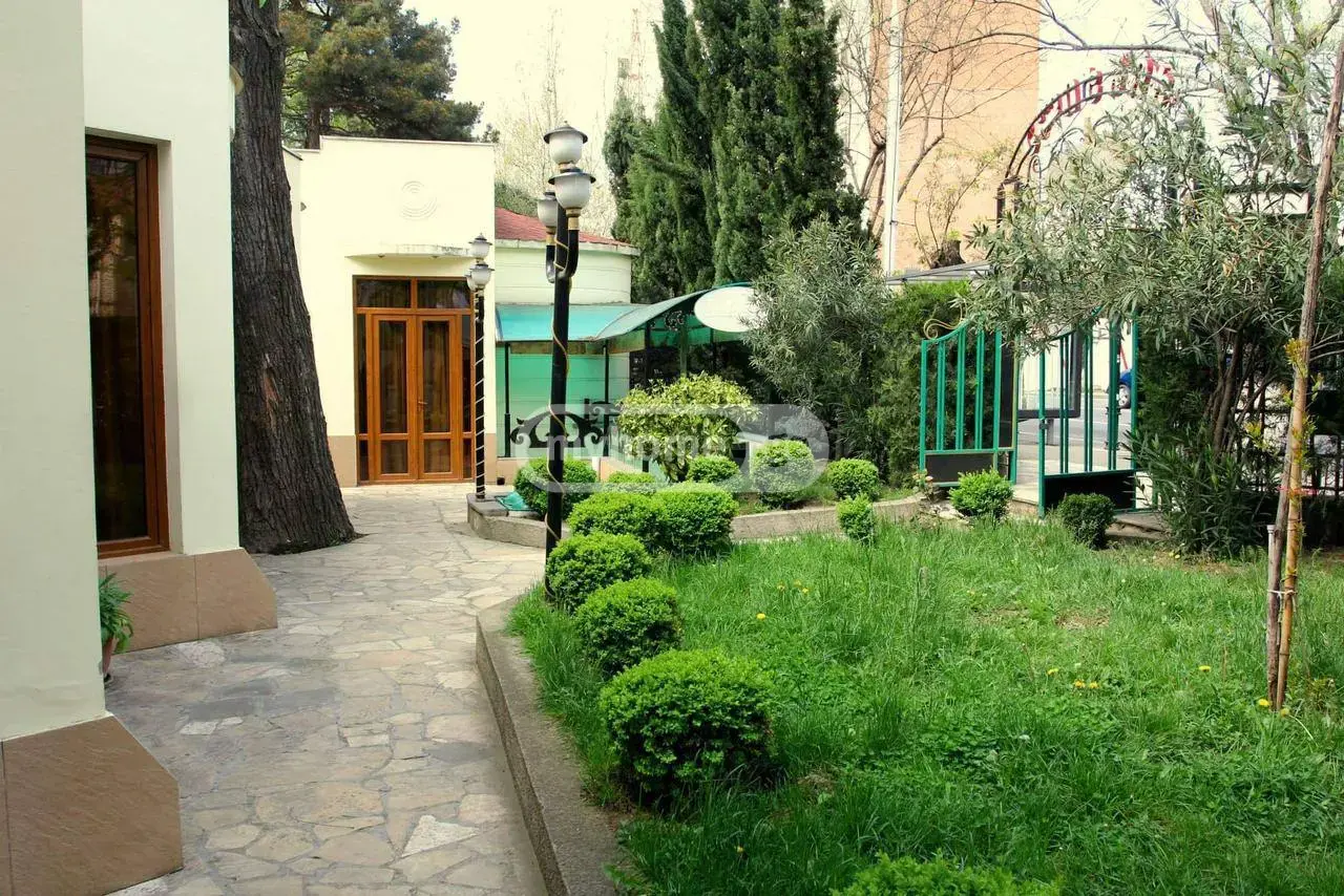 Universal Commercial Area For Sale In Avlabari view 2