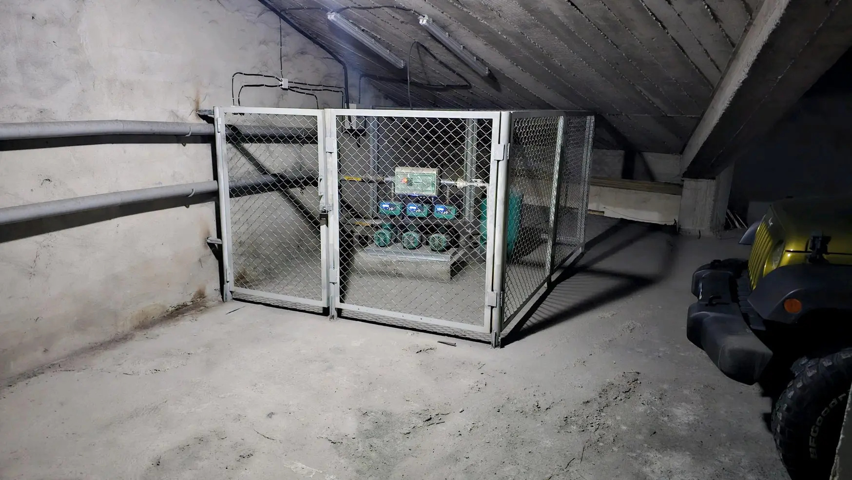 Garage Commercial Area For Sale In Mtatsminda view 9