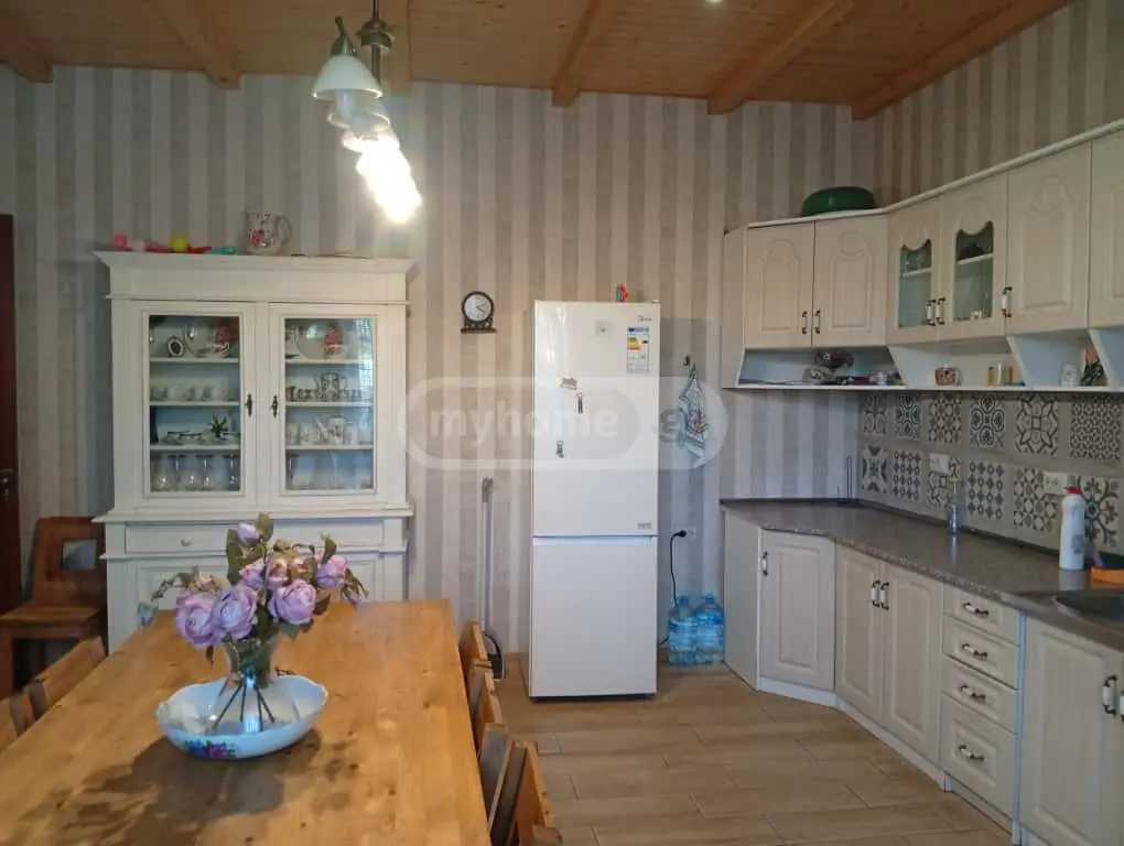7 Room Private House For Sale view 3