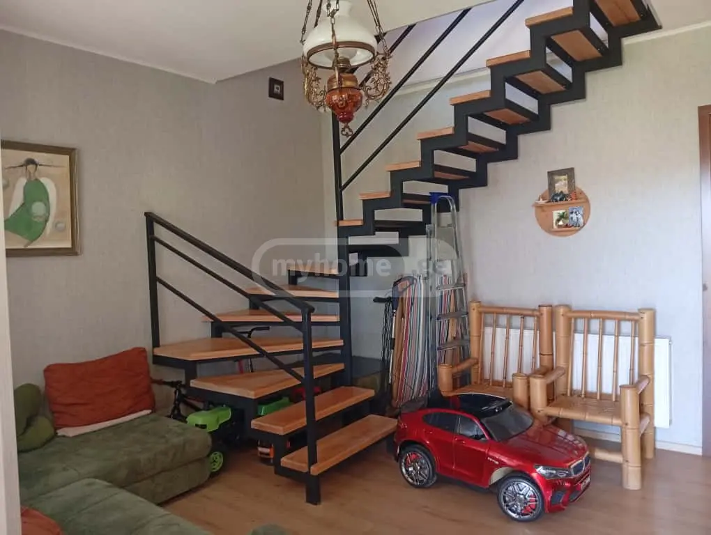 7 Room Private House For Sale view 6