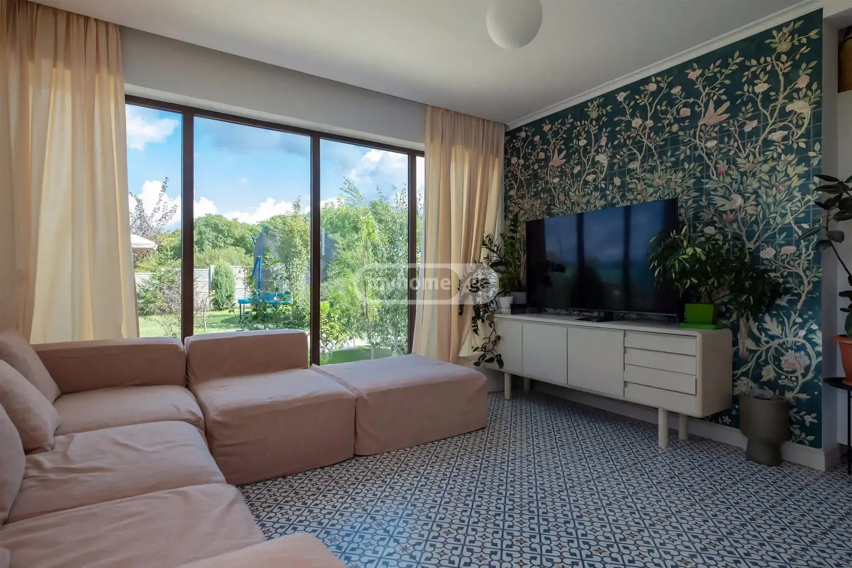 9 Room Country House For Rent In Saguramo, In Mtskheta Municipality view 2