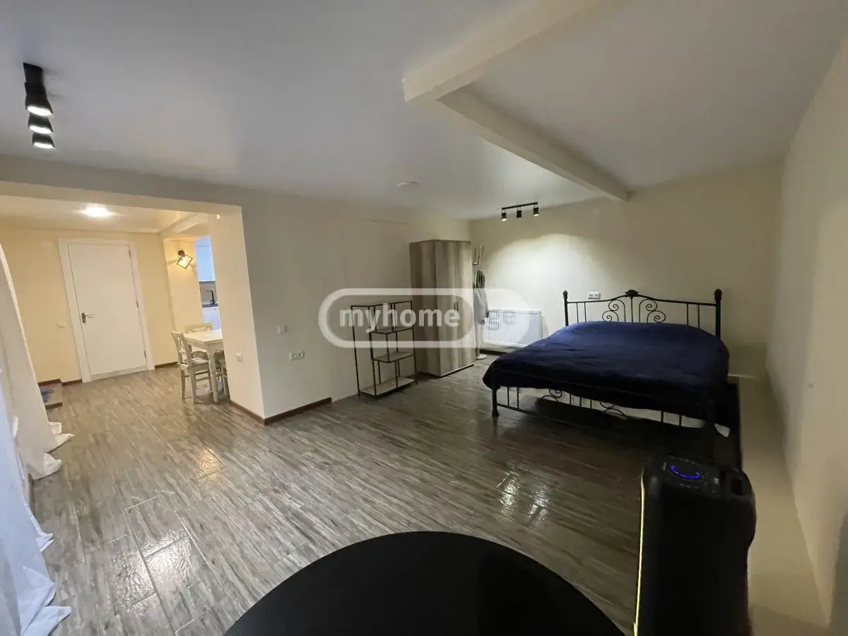 8 Room Country House For Rent In Vake view 9