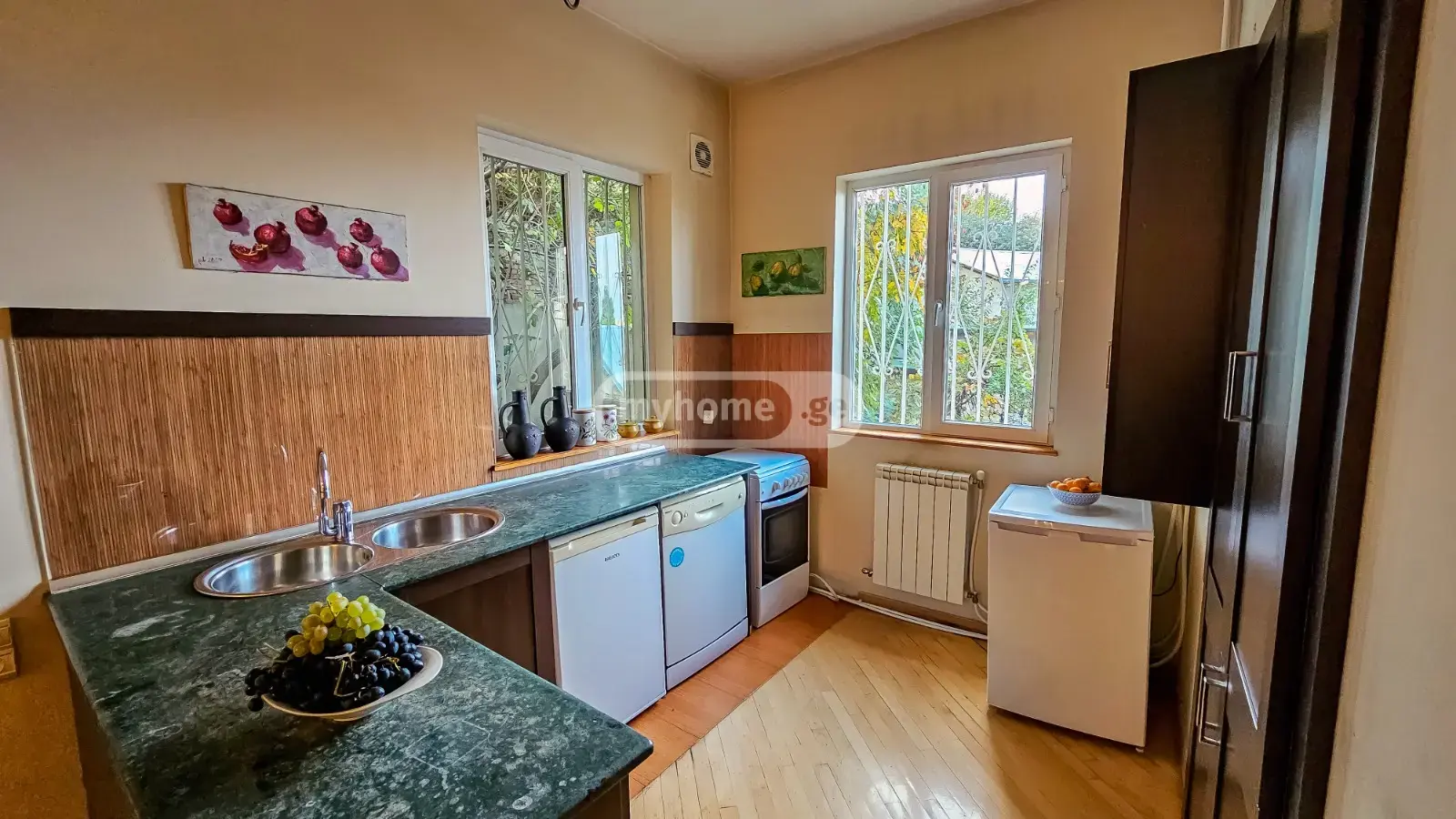 3 Room Private House For Rent In Mtatsminda view 8