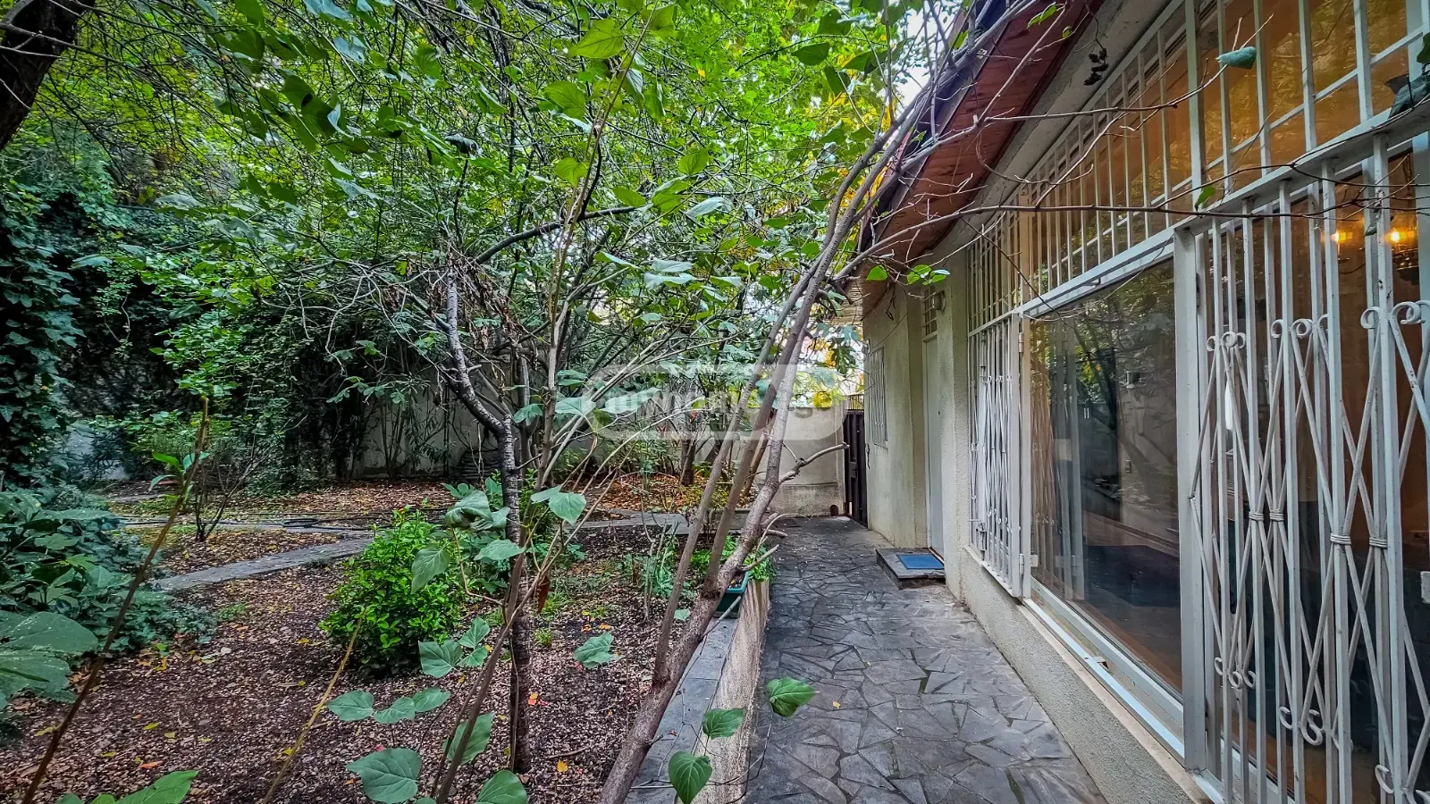 3 Room Private House For Rent In Mtatsminda view 10