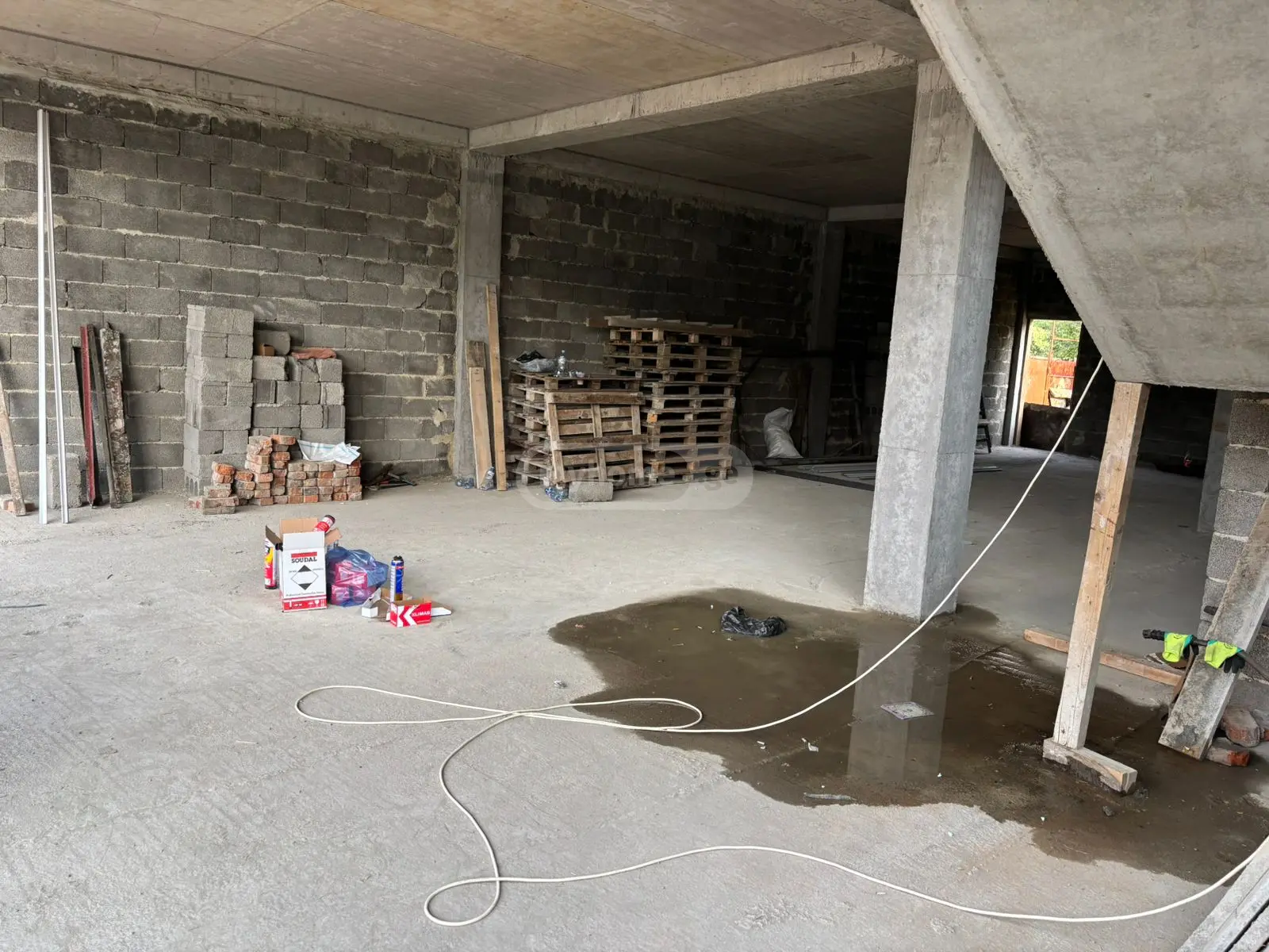 Universal Commercial Area For Rent In Zestaphoni view 6