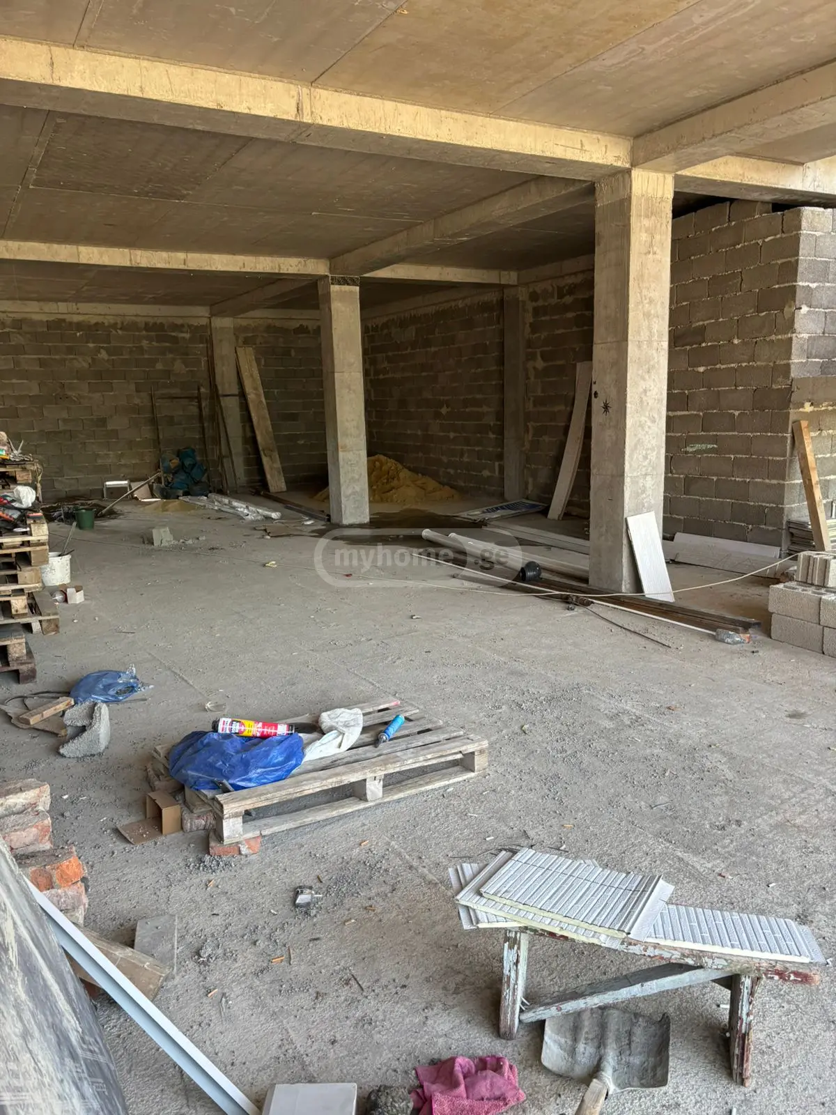 Universal Commercial Area For Rent In Zestaphoni view 9