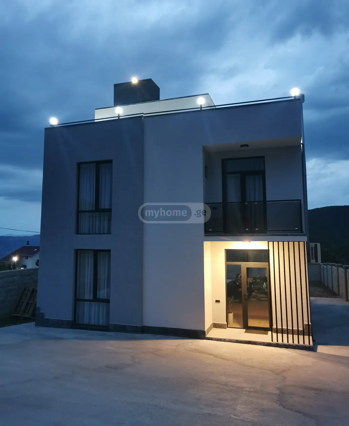7 Room Country House For Sale view 12