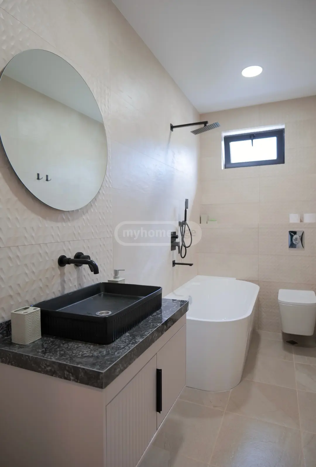 7 Room Country House For Sale view 2