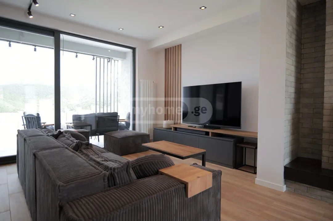 7 Room Country House For Sale view 3