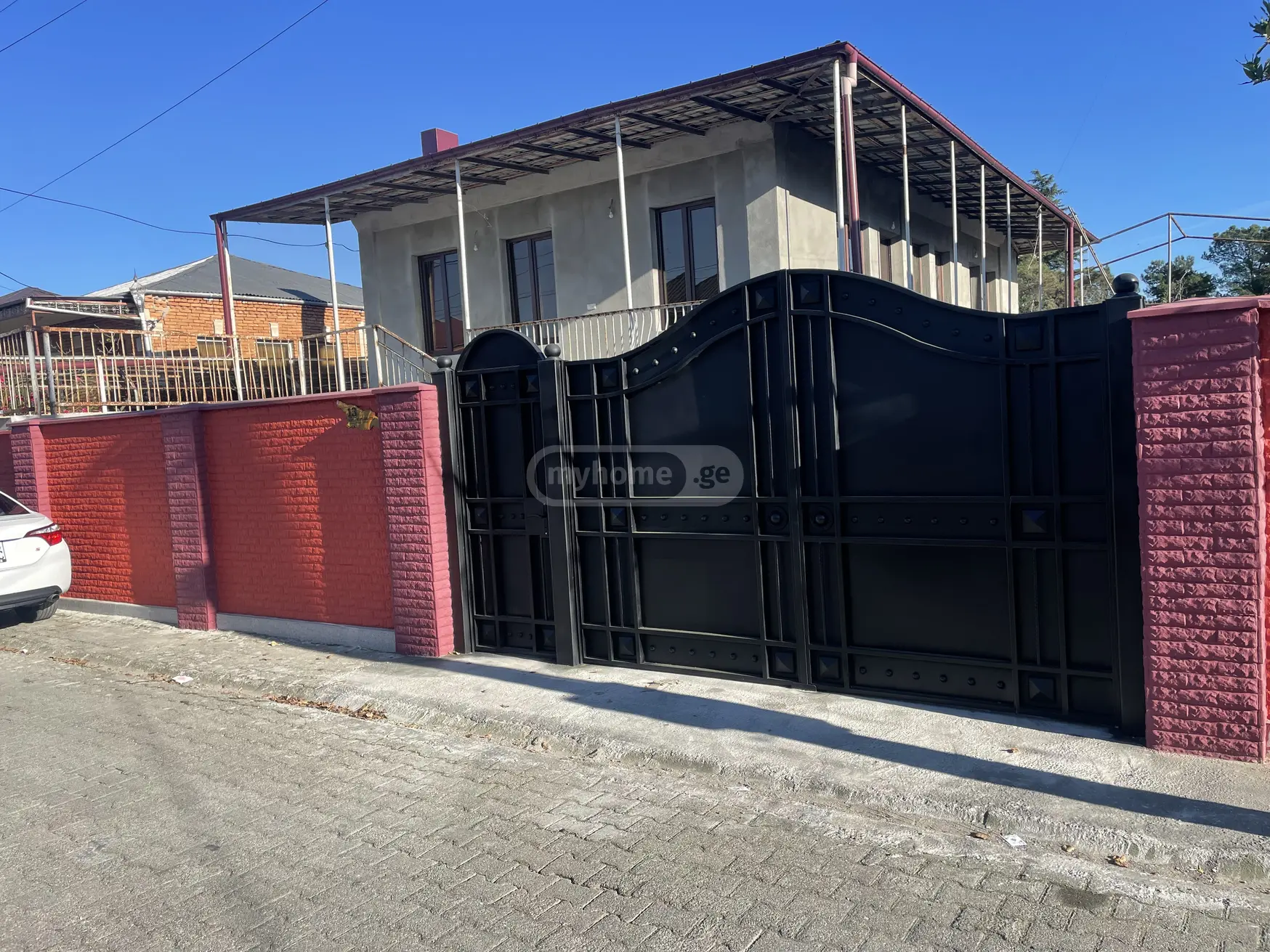 6 Room Private House For Sale view 1