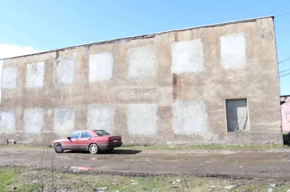 Universal Commercial Area For Sale In Zestaphoni view 2
