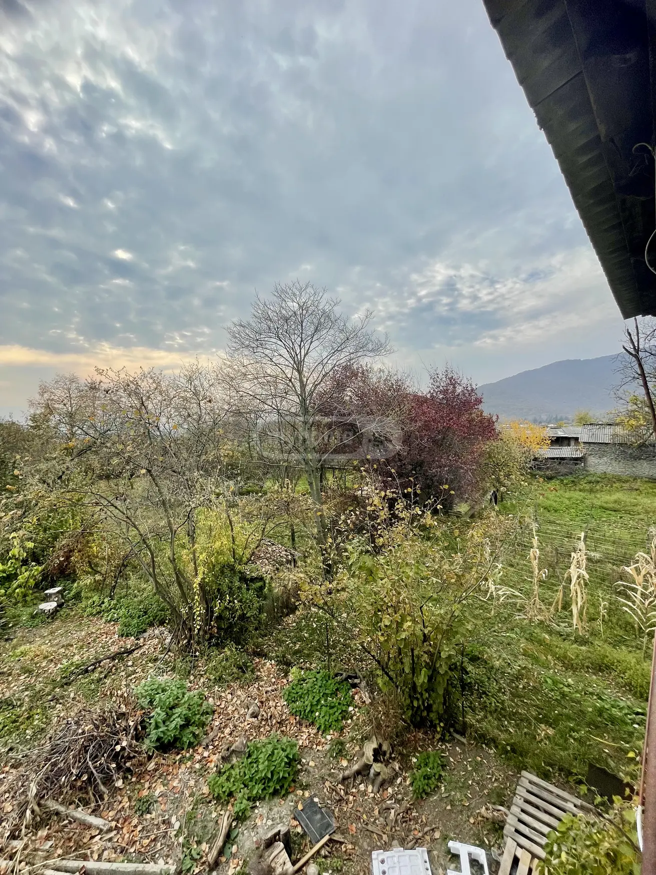 6 Room Private House For Sale view 9