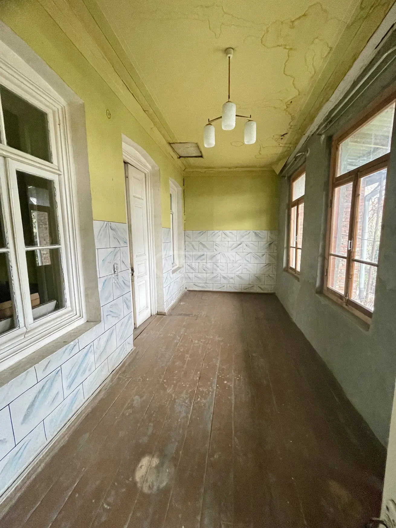 6 Room Private House For Sale view 3