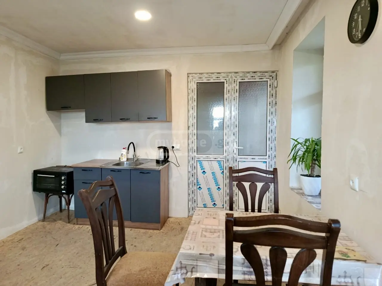 6 Room Private House For Sale view 2