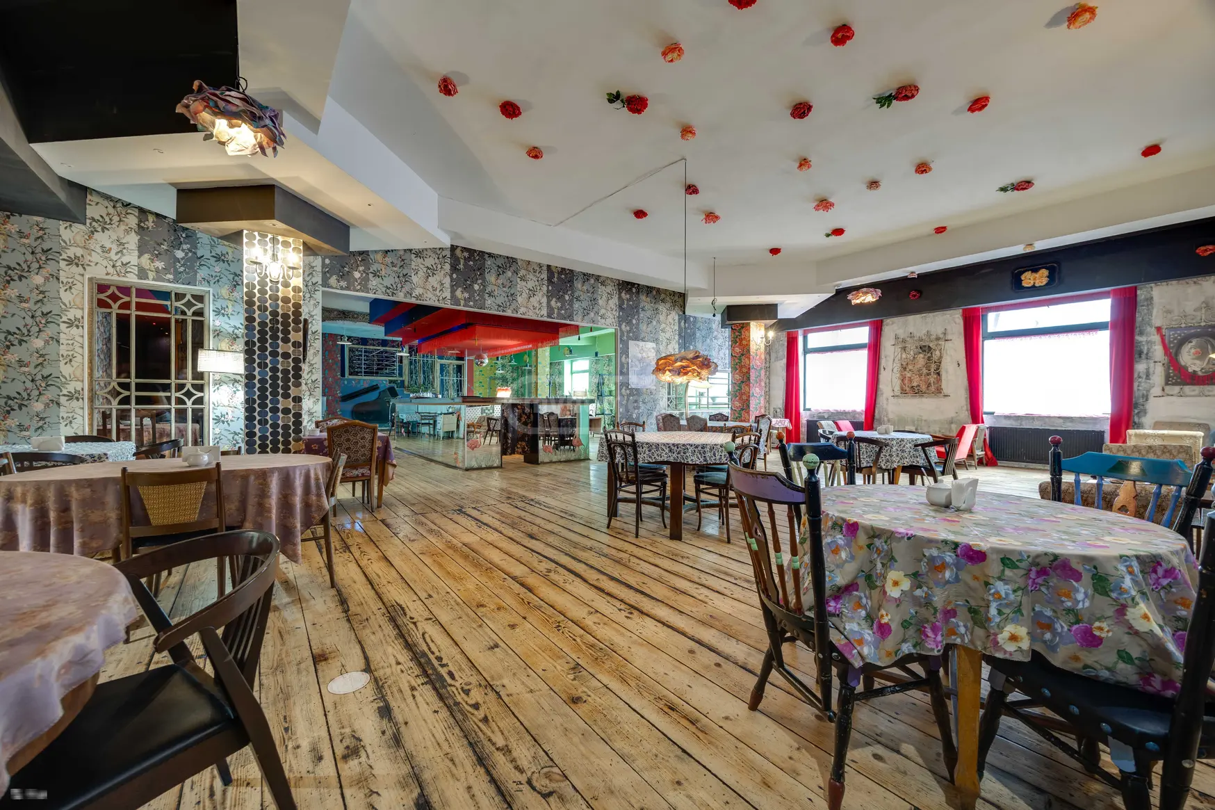 Universal Commercial Area For Sale In Vera view 2