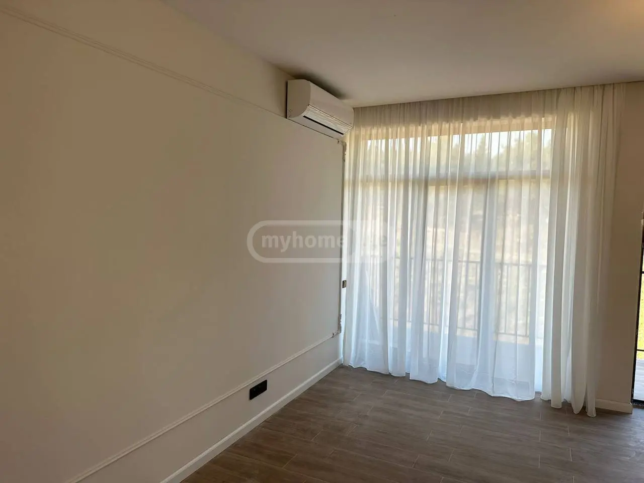 3 Room Apartment For Rent In Mtatsminda view 6