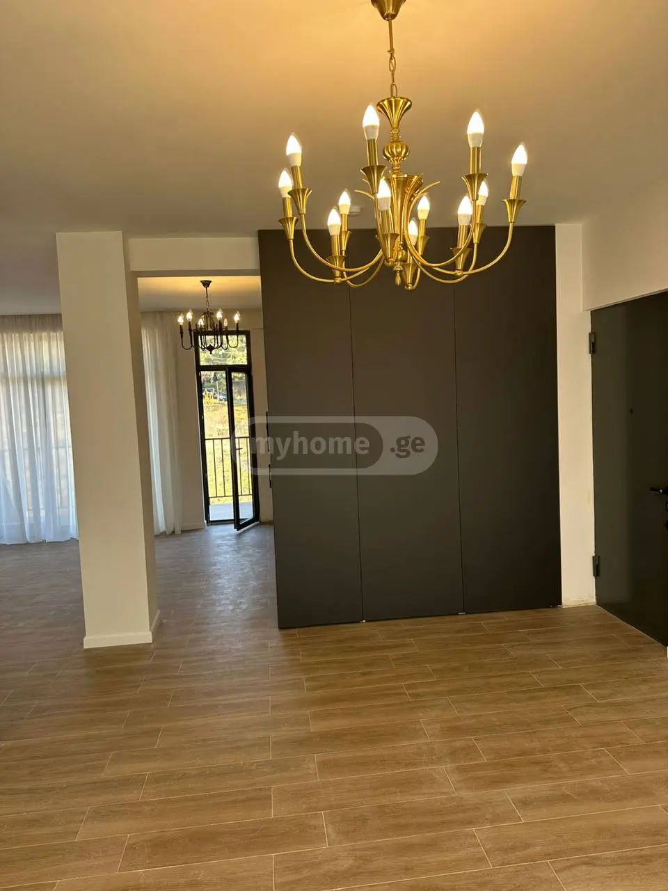 3 Room Apartment For Rent In Mtatsminda view 4