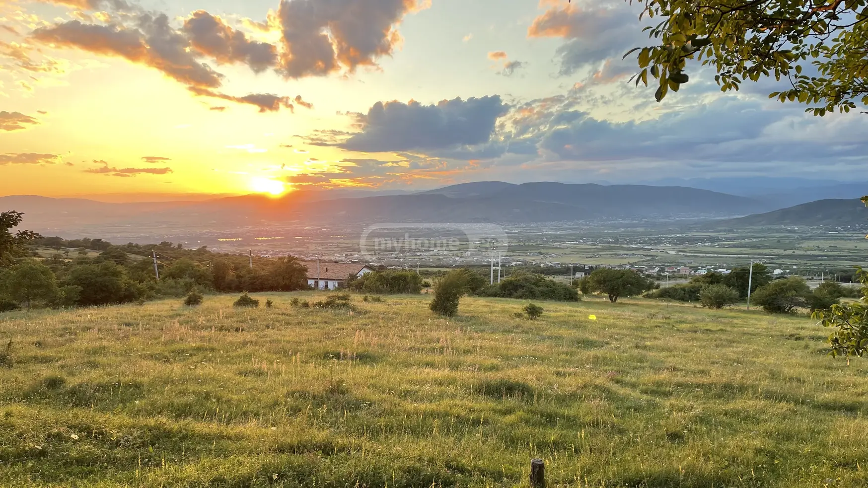 7 Room Private House For Sale view 2