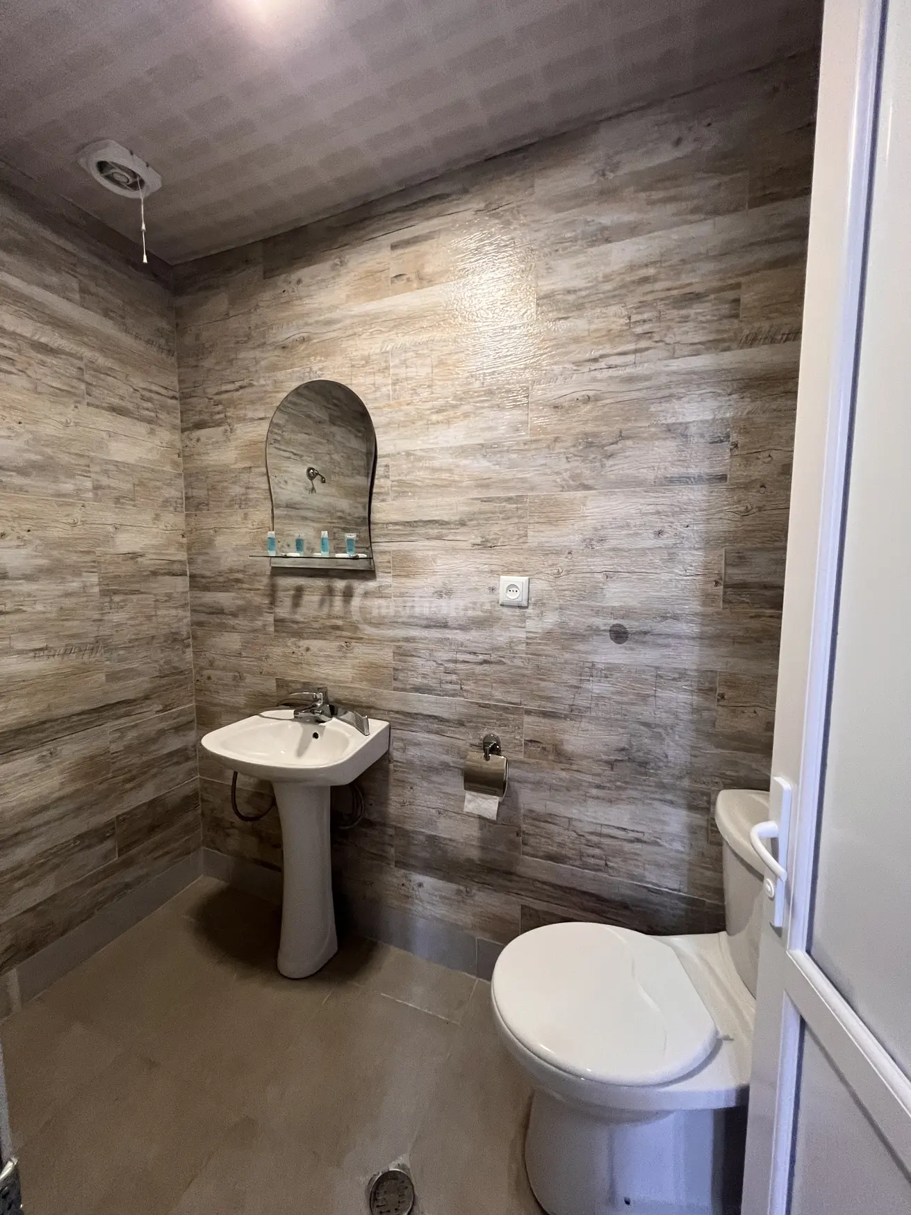 10+ Room Private House Daily Rent Mtsvaneqvavila, In Qutaisi view 11