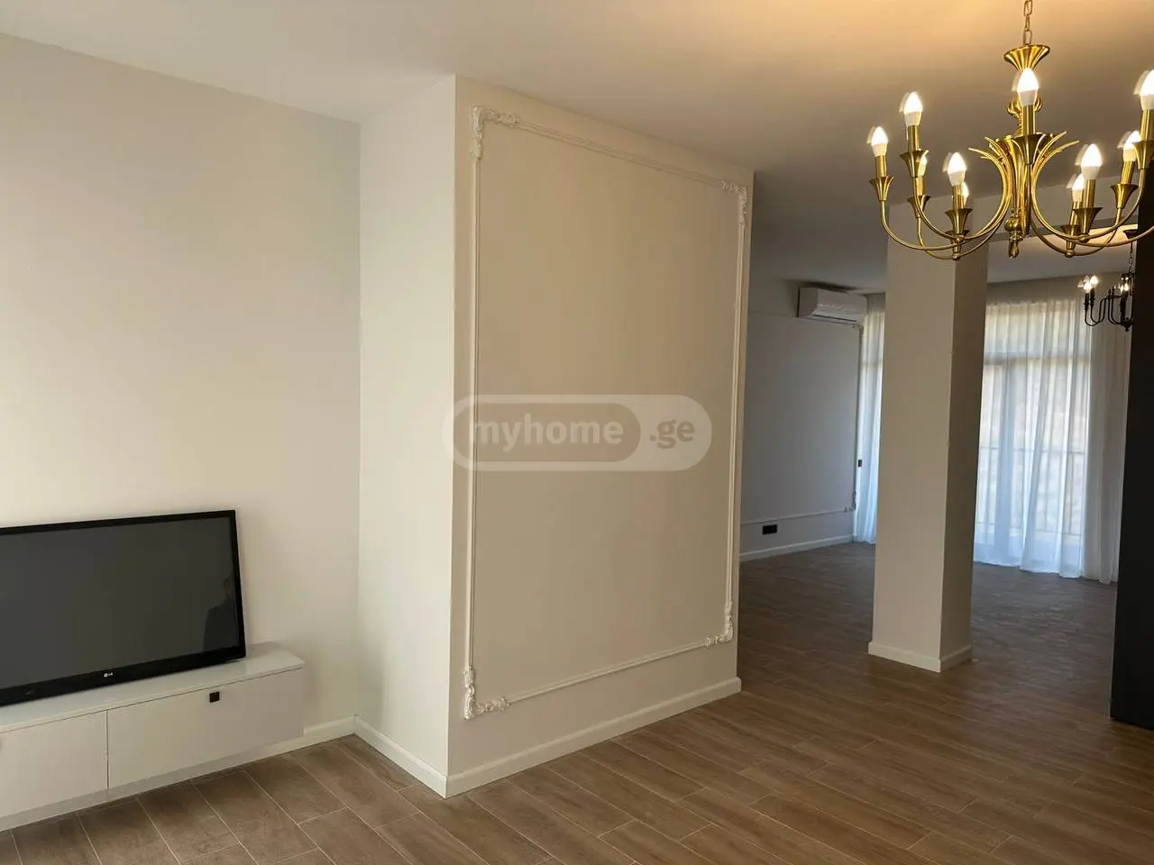 3 Room Apartment For Rent In Mtatsminda view 10
